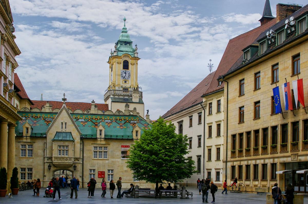 Competition entry: Bratislava downtown square